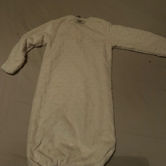 my blankee ivory money dot Lap Shoulder Day Baby Gown size 0/3m - Picture 7 of 7